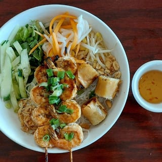 V8. Grilled Shrimp Vermicelli (Bun tom nuong)