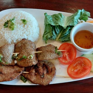 R2. Rice with Grill Beef (Com Bo Nuong)