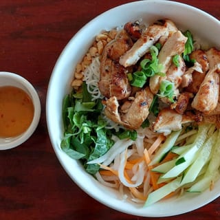 V2. Grilled Chicken Vermicelli (Bun ga nuong)
